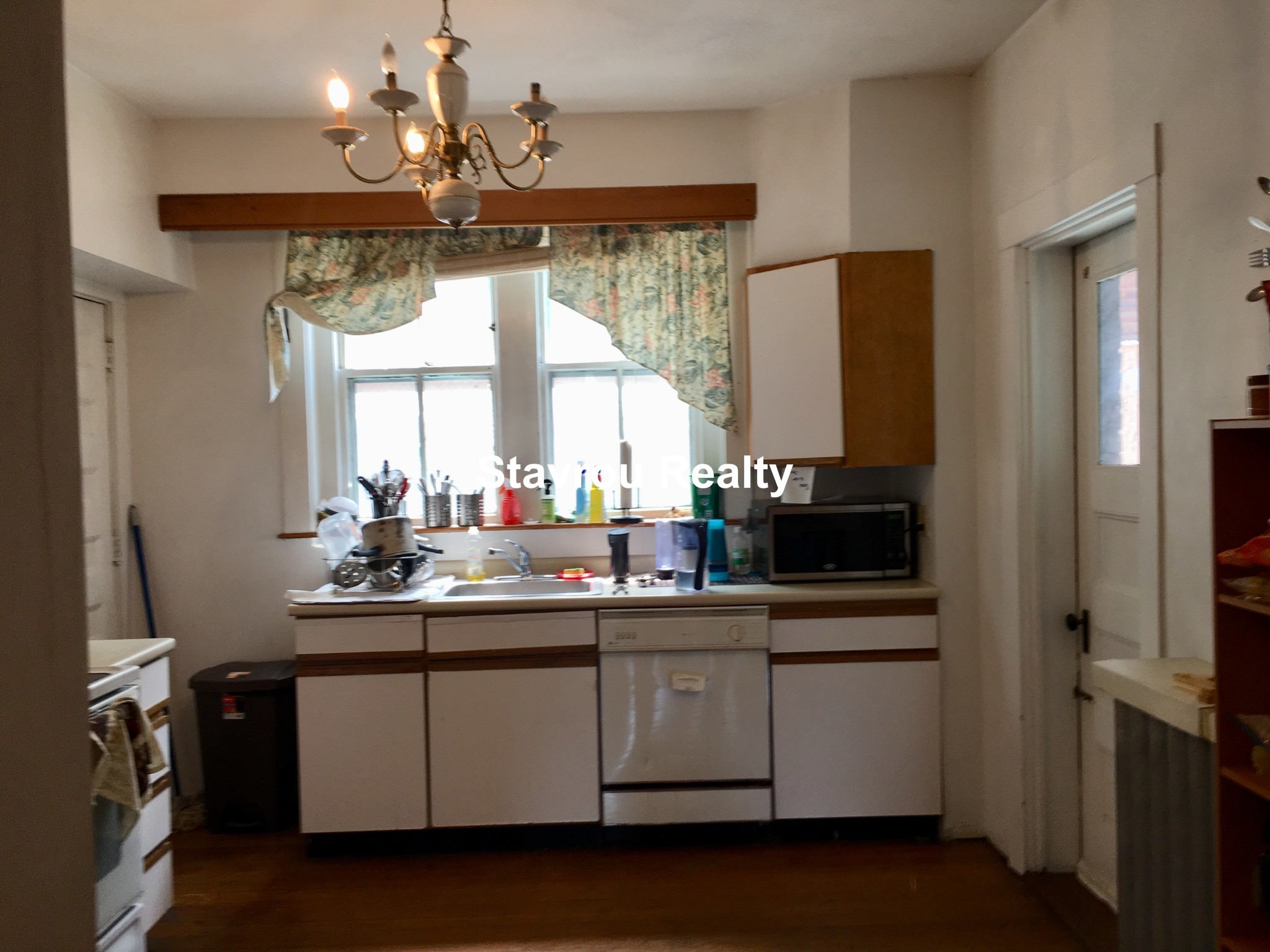 4 bed, 2 bath apartment for rent at 1677 Beacon St Unit 2, Aspinwall Hill — photo 7 of 51
