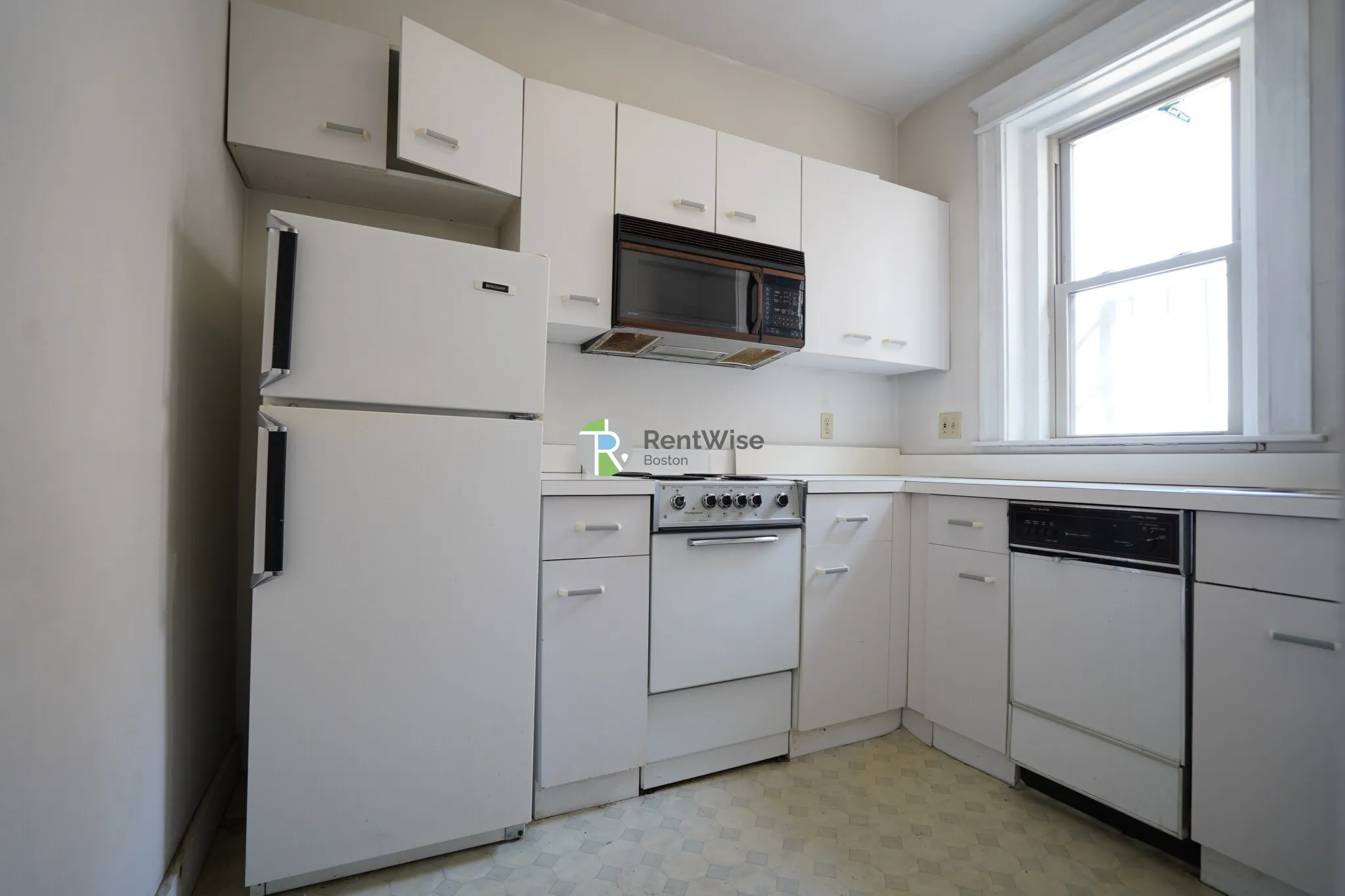 1 bed, 1 bath apartment for rent at 1677 Commonwealth Ave Unit 12A, Brighton — photo 5 of 10