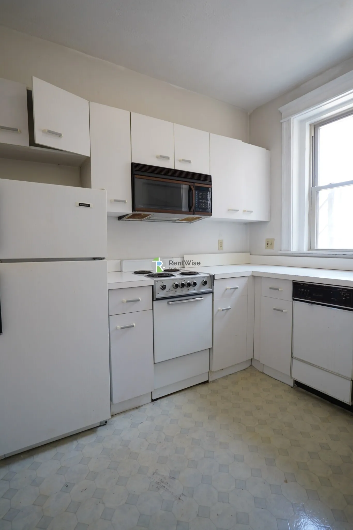 1 bed, 1 bath apartment for rent at 1677 Commonwealth Ave Unit 12A, Brighton — photo 6 of 10