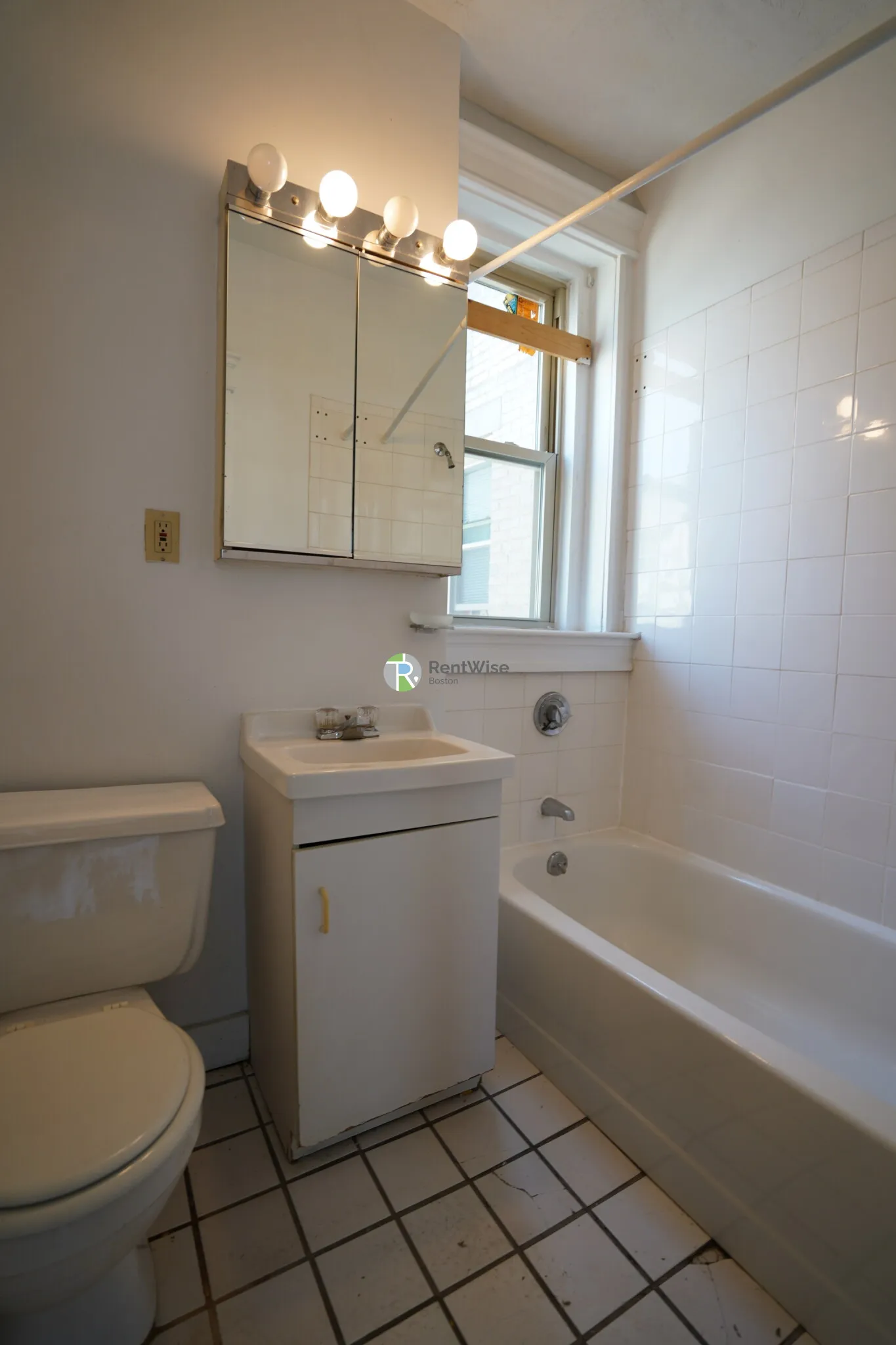1 bed, 1 bath apartment for rent at 1677 Commonwealth Ave Unit 12A, Brighton — photo 4 of 10