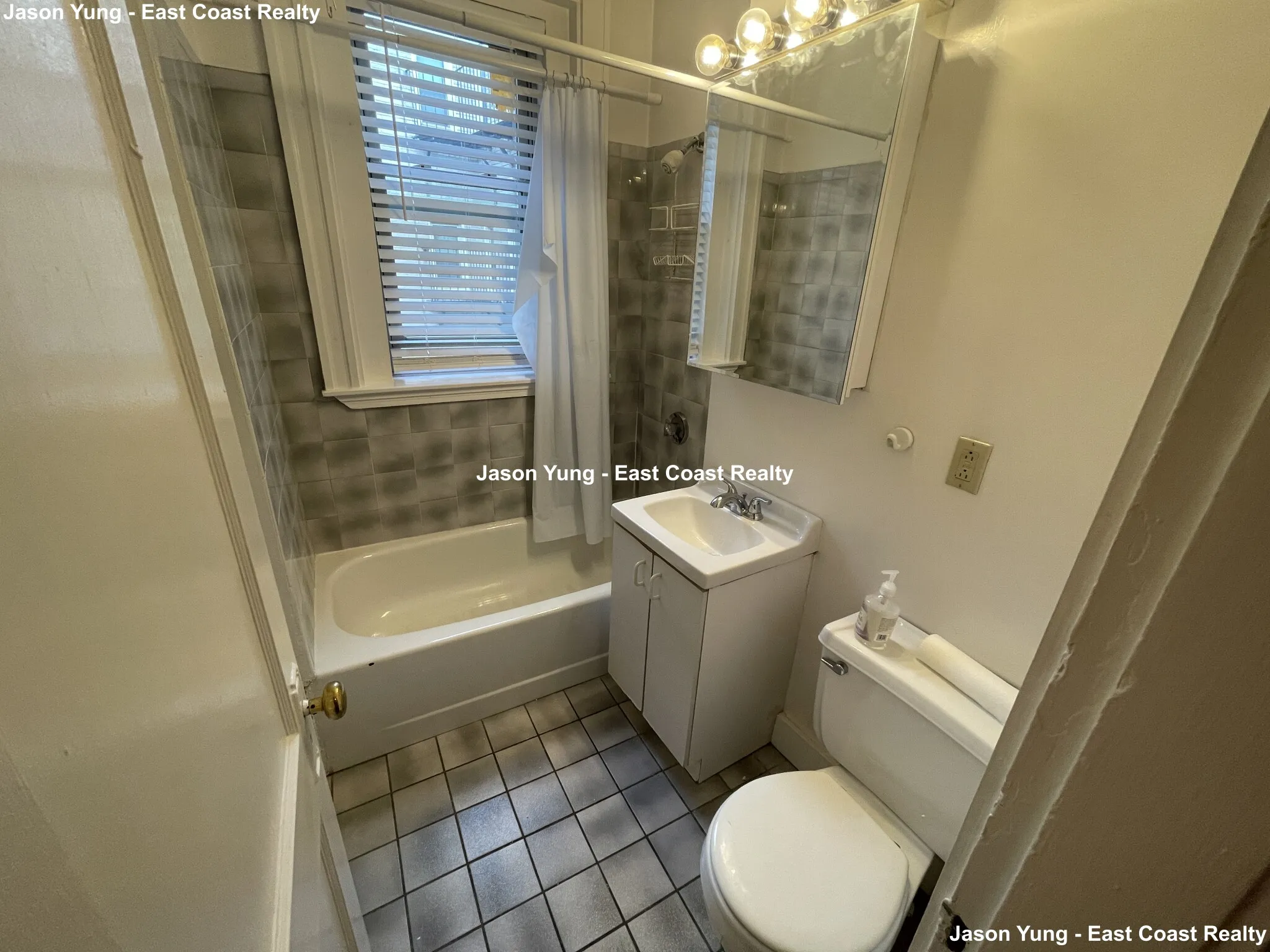 Studio bed, 1 bath apartment for rent at 1677 Commonwealth Ave Unit 15, Brighton — photo 9 of 13