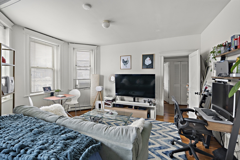 Studio bed, 1 bath apartment for rent at 1677 Commonwealth Ave Unit 18, Brighton — photo 3 of 15