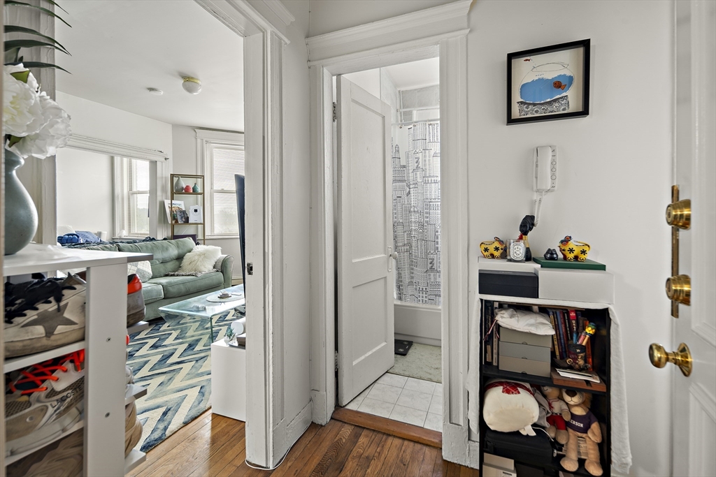Studio bed, 1 bath apartment for rent at 1677 Commonwealth Ave Unit 18, Brighton — photo 11 of 15