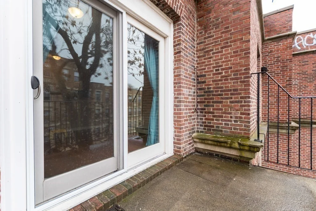 3 bed, 1 bath apartment for rent at 168 Allston St Unit 1, Allston — photo 9 of 12