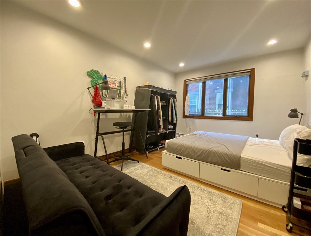 4 bed, 2 bath apartment for rent at 168 Auburn St Unit A, Cambridgeport — photo 6 of 16