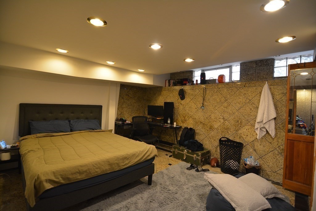 4 bed, 2 bath apartment for rent at 168 Auburn St Unit A, Cambridgeport — photo 9 of 16