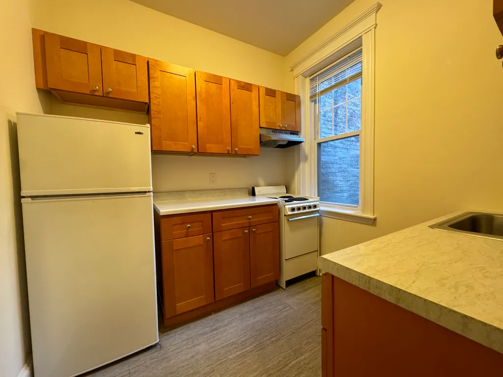 1 bed, 1 bath apartment for rent at 168 Beacon St Unit 1, Back Bay — photo 2 of 4
