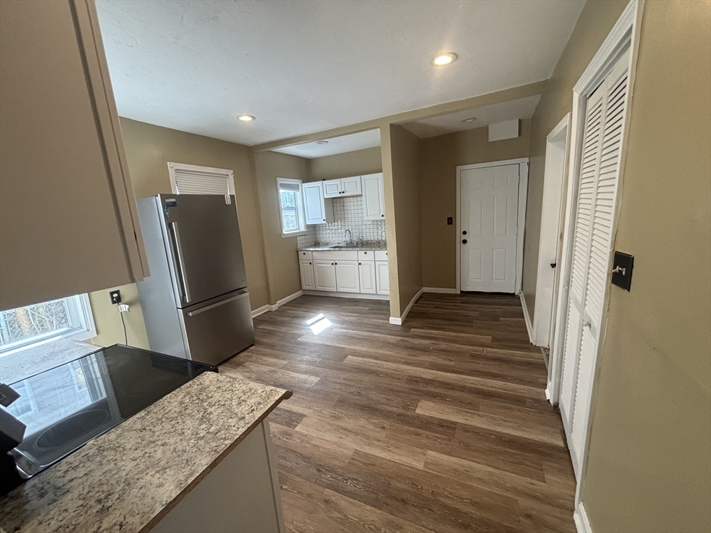 3 bed, 1 bath apartment for rent at 168 Dewey Unit 1, Worcester