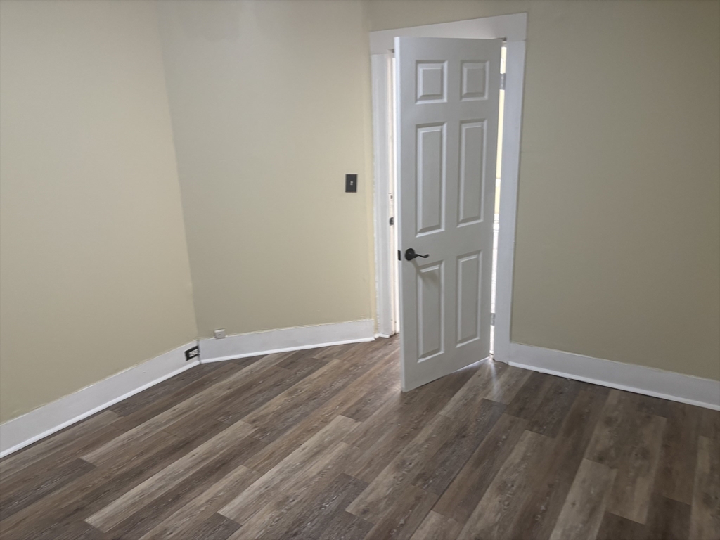 3 bed, 1 bath apartment for rent at 168 Dewey Unit 1, Worcester — photo 7 of 17