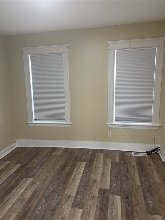 3 bed, 1 bath apartment for rent at 168 Dewey Unit 1, Worcester — photo 8 of 17