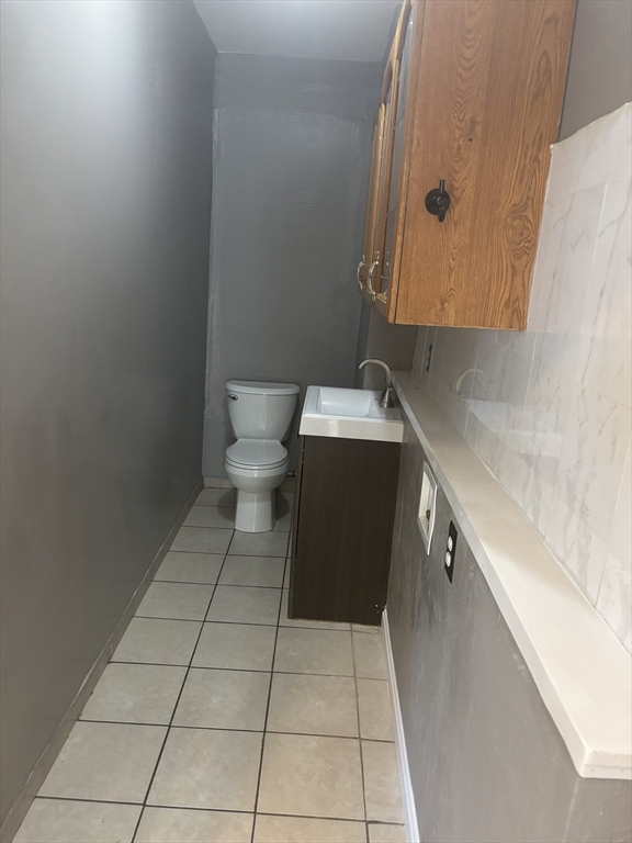 3 bed, 1 bath apartment for rent at 168 Dewey Unit 1, Worcester — photo 11 of 17