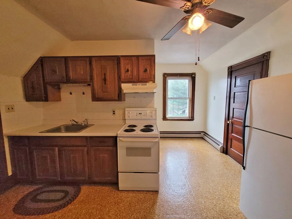 2 bed, 1 bath apartment for rent at 168 Elm St Unit 3, Wellington-Harrington — photo 10 of 12