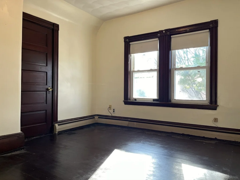 2 bed, 1 bath apartment for rent at 168 Elm St Unit 3, Wellington-Harrington — photo 4 of 12