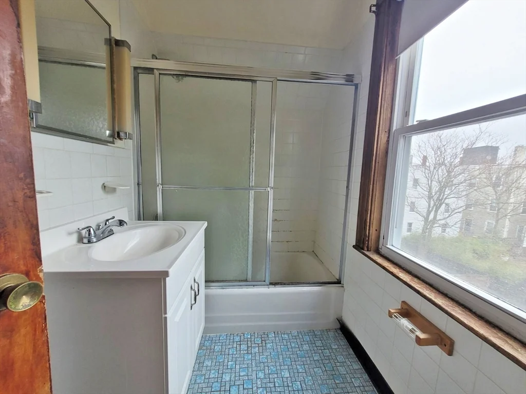2 bed, 1 bath apartment for rent at 168 Elm St Unit 3, Wellington-Harrington — photo 8 of 12
