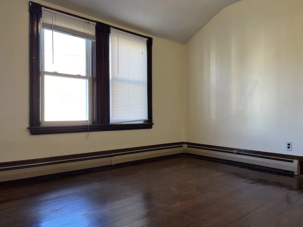 2 bed, 1 bath apartment for rent at 168 Elm St Unit 3, Wellington-Harrington — photo 3 of 12