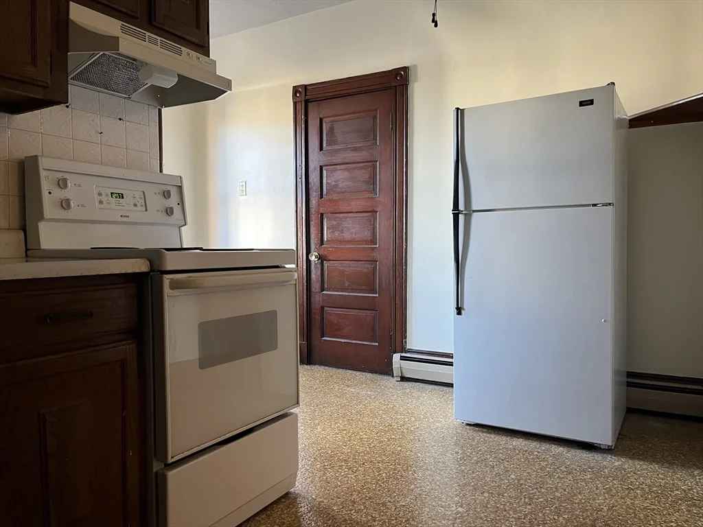 2 bed, 1 bath apartment for rent at 168 Elm St Unit 3, Wellington-Harrington — photo 11 of 12
