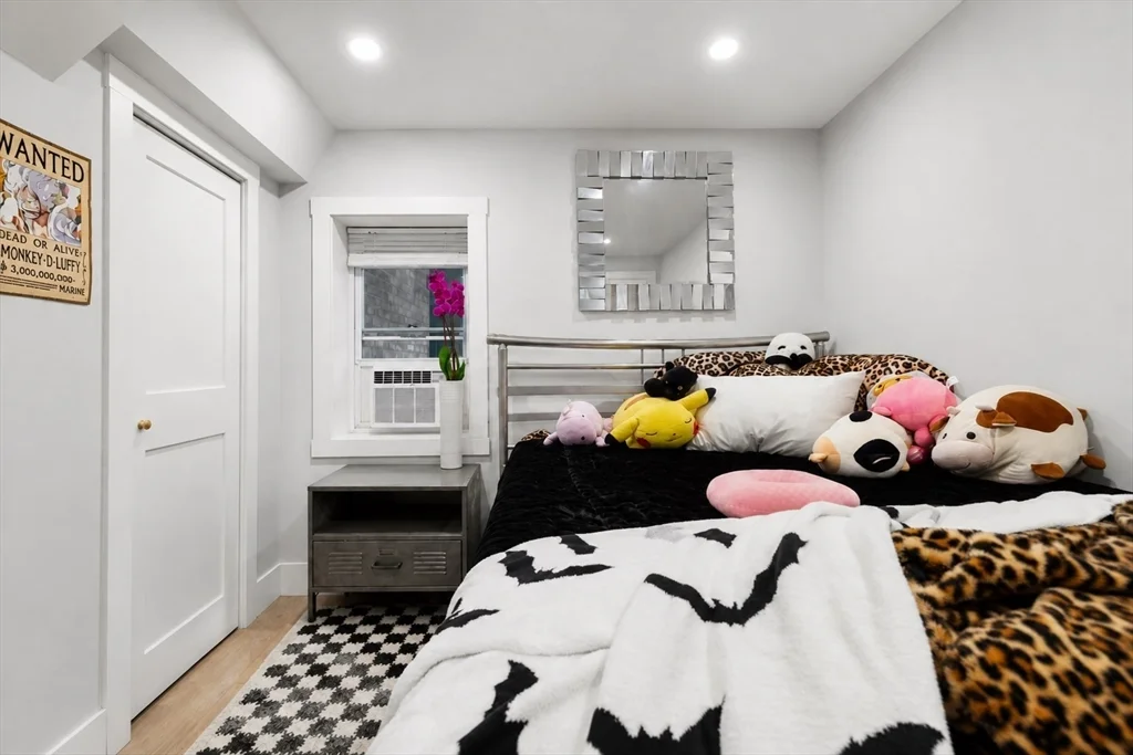 3 bed, 2 bath apartment for rent at 168 Endicott St Unit 1, North End — photo 10 of 15