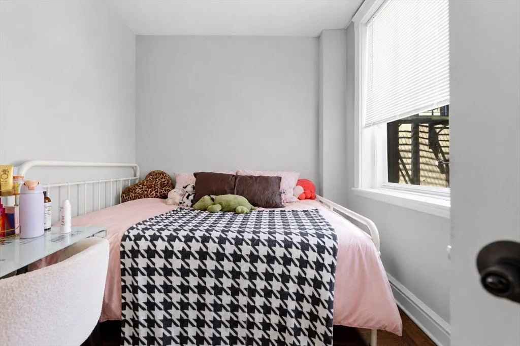 3 bed, 2 bath apartment for rent at 168 Endicott St Unit 1, North End — photo 7 of 15