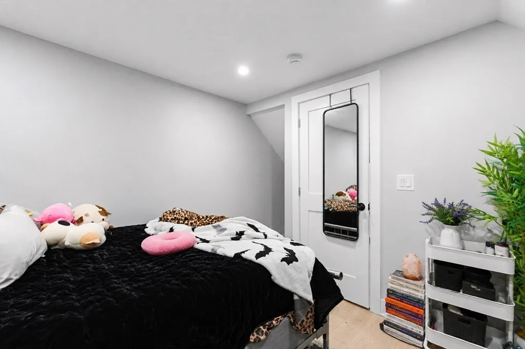 3 bed, 2 bath apartment for rent at 168 Endicott St Unit 1, North End — photo 11 of 15