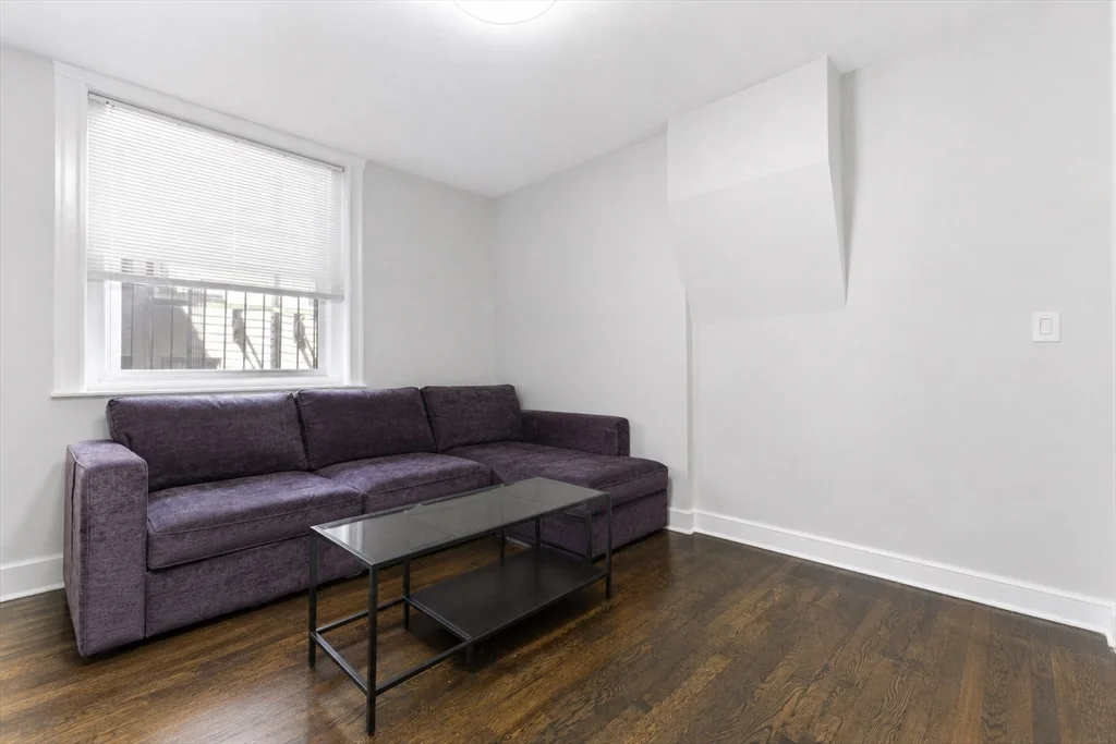 3 bed, 2 bath apartment for rent at 168 Endicott St Unit 1, North End — photo 4 of 15