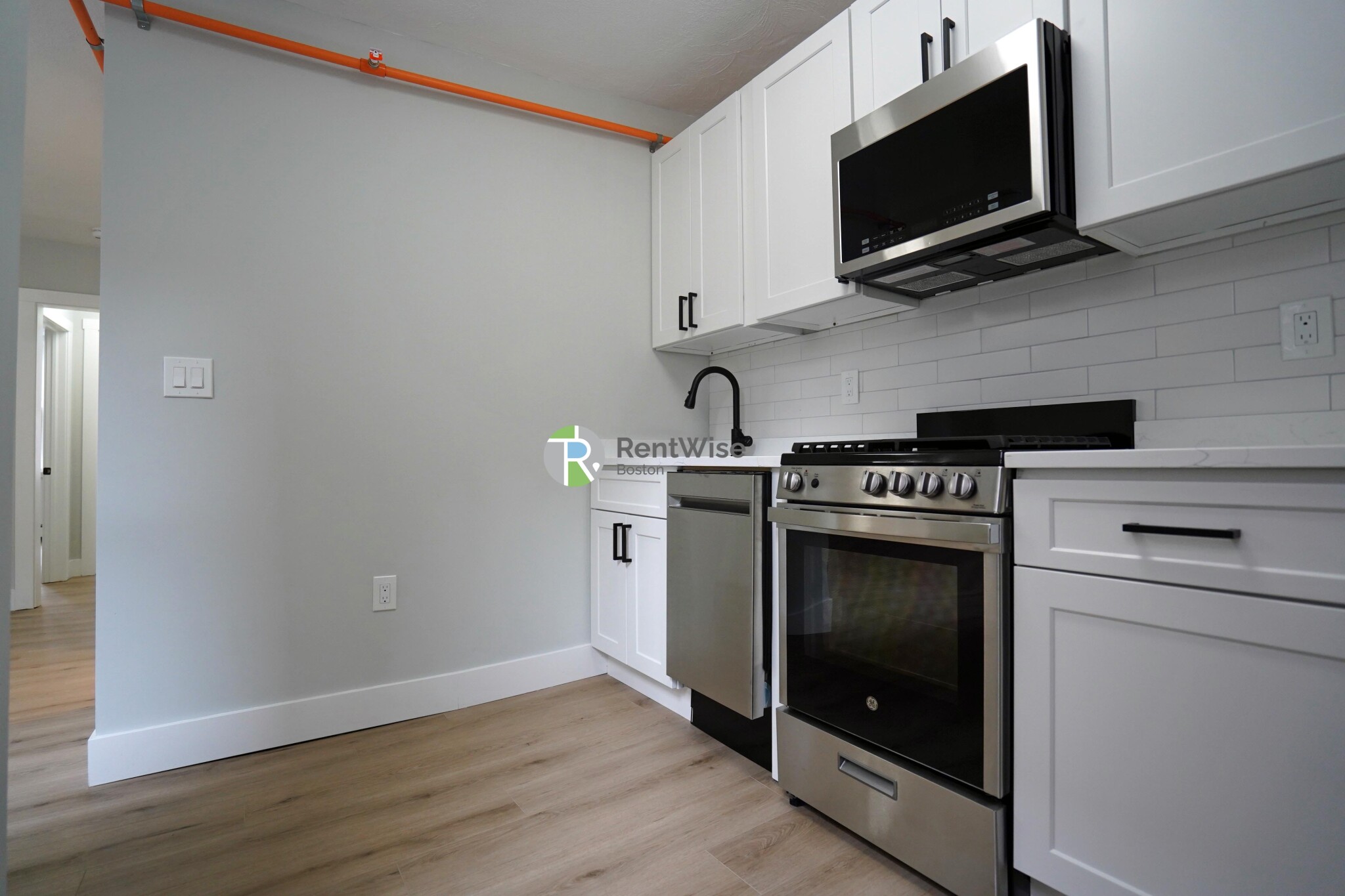 3 bed, 1 bath apartment for rent at 168 Endicott St Unit 3, North End — photo 7 of 17
