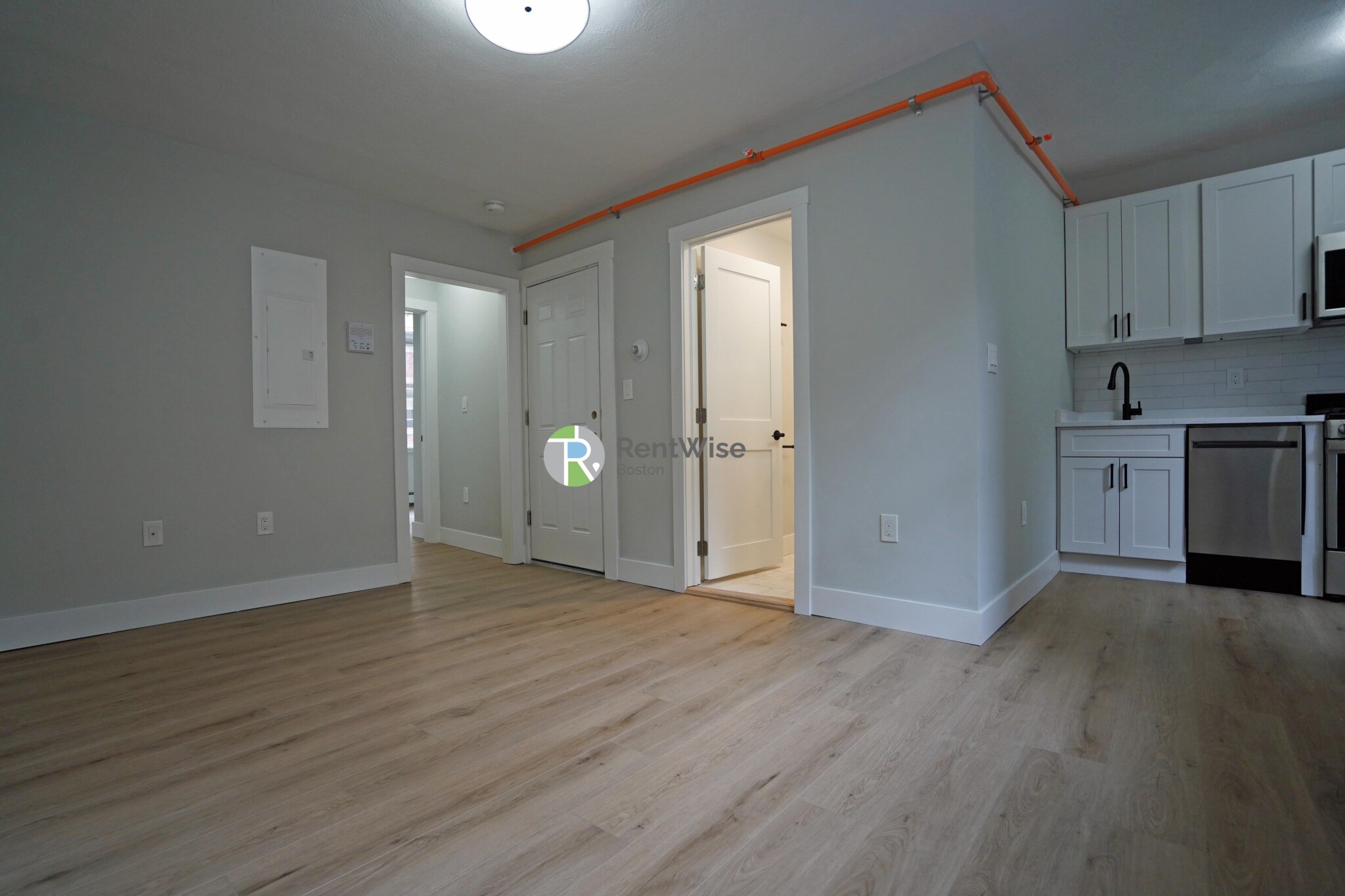 3 bed, 1 bath apartment for rent at 168 Endicott St Unit 3, North End — photo 4 of 17
