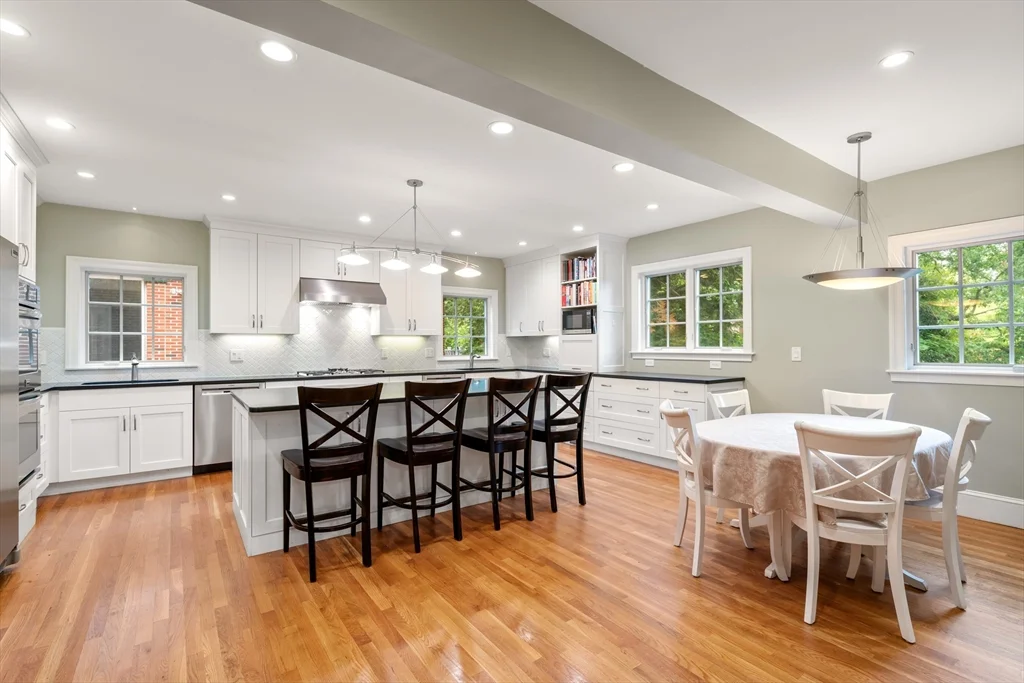 5 bed, 3 bath apartment for rent at 168 Gardner Rd, Brookline — photo 7 of 17
