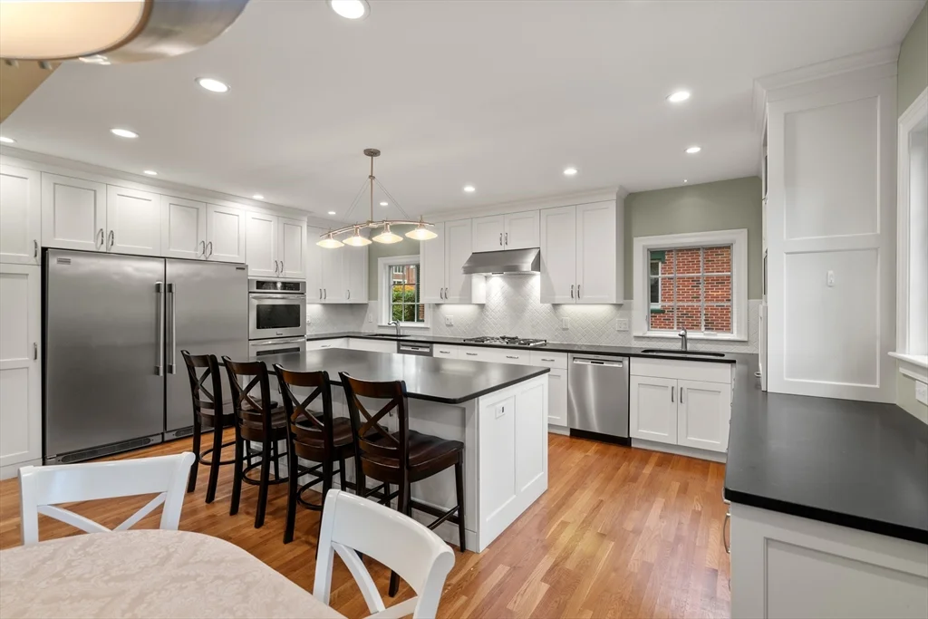 5 bed, 3 bath apartment for rent at 168 Gardner Rd, Brookline — photo 9 of 17
