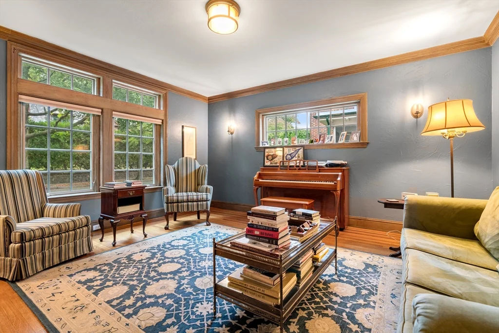 5 bed, 3 bath apartment for rent at 168 Gardner Rd, Brookline — photo 6 of 17