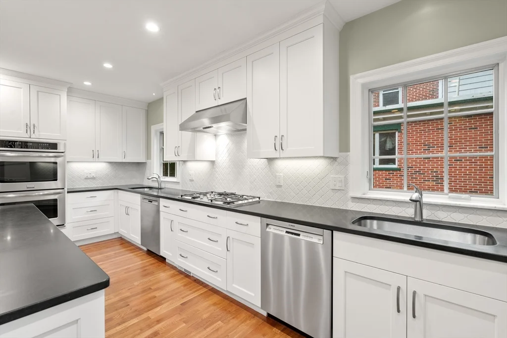 5 bed, 3 bath apartment for rent at 168 Gardner Rd, Brookline — photo 11 of 17