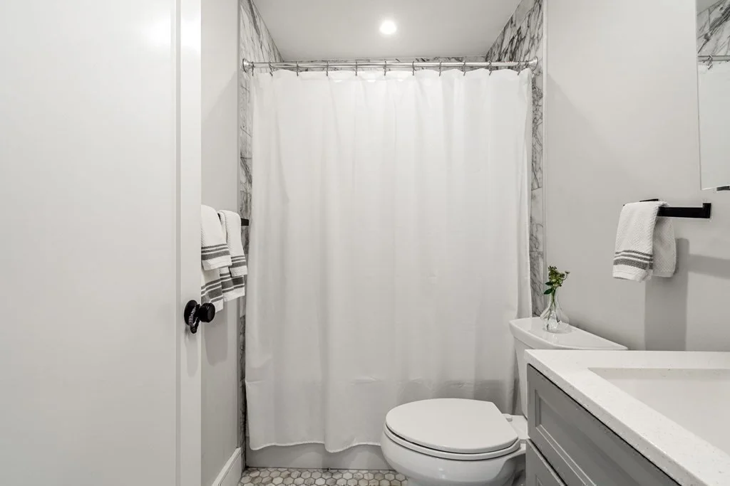 2 bed, 1 bath apartment for rent at 168 H Unit 2, South Boston — photo 24 of 29