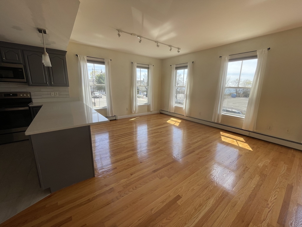 2 bed, 2 bath apartment for rent at 168 Humphrey St Unit 1, Swampscott — photo 2 of 9