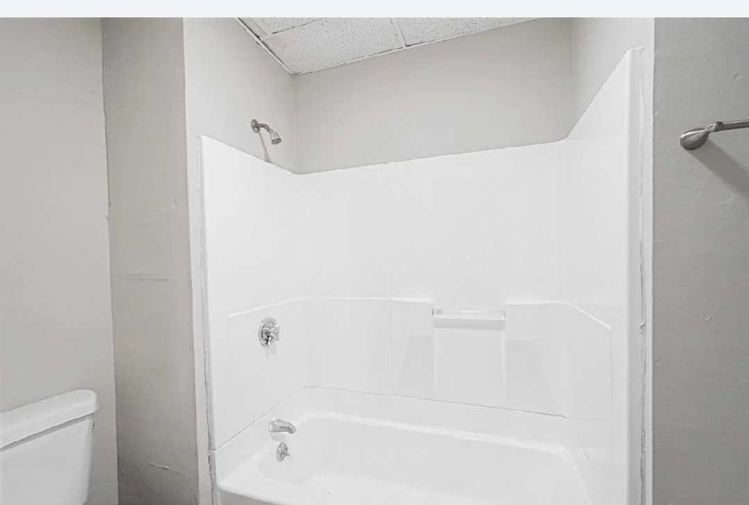 3 bed, 1 bath apartment for rent at 168 Lunenburg St Unit 1R, Fitchburg — photo 8 of 9