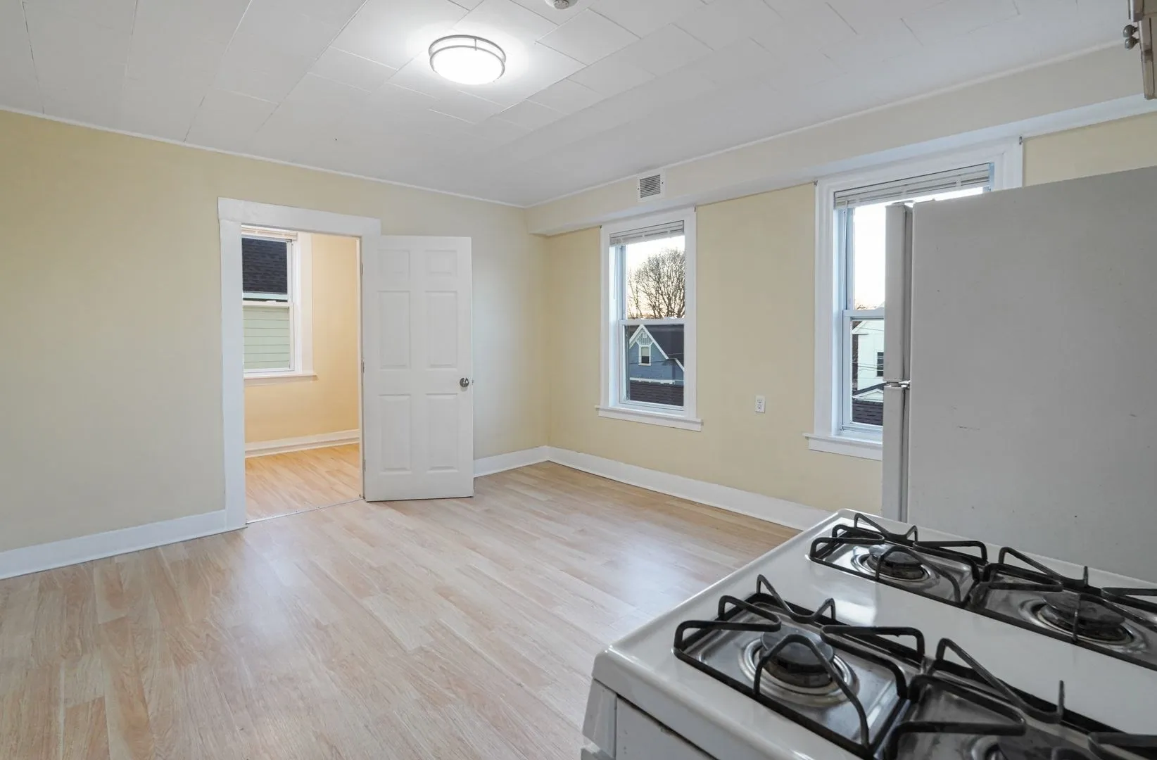 2 bed, 1 bath apartment for rent at 168 Lunenburg St Unit 2L, Fitchburg — photo 3 of 14