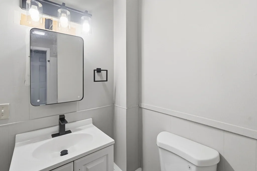 3 bed, 1 bath apartment for rent at 168 Lunenburg St Unit 3L, Fitchburg — photo 5 of 19