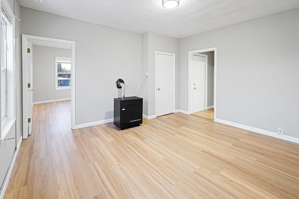 3 bed, 1 bath apartment for rent at 168 Lunenburg St Unit 3R, Fitchburg — photo 6 of 17