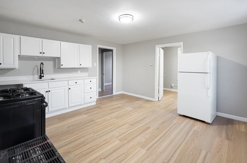 3 bed, 1 bath apartment for rent at 168 Lunenburg St Unit 3R, Fitchburg — photo 3 of 17