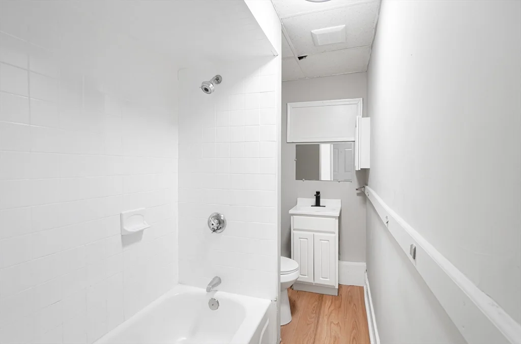 3 bed, 1 bath apartment for rent at 168 Lunenburg St Unit 3R, Fitchburg — photo 9 of 17