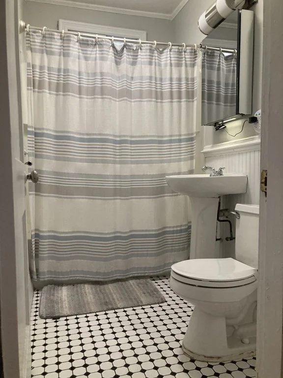 3 bed, 1 bath apartment for rent at 168 Marine Rd Unit 1, South Boston — photo 6 of 18