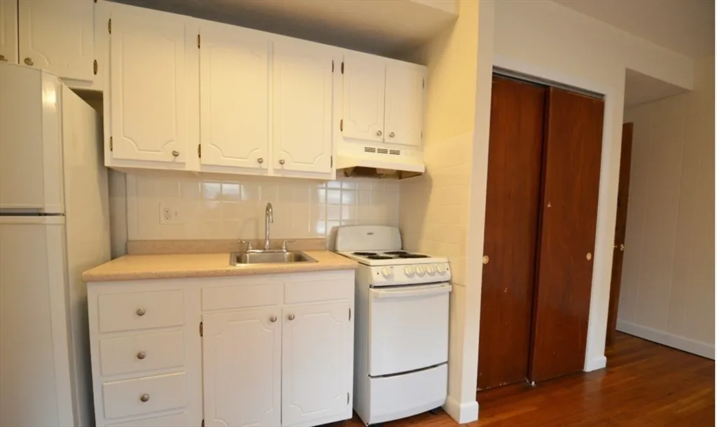 1 bed, 1 bath apartment for rent at 168 North Beacon St Unit 1, Brighton — photo 1 of 10