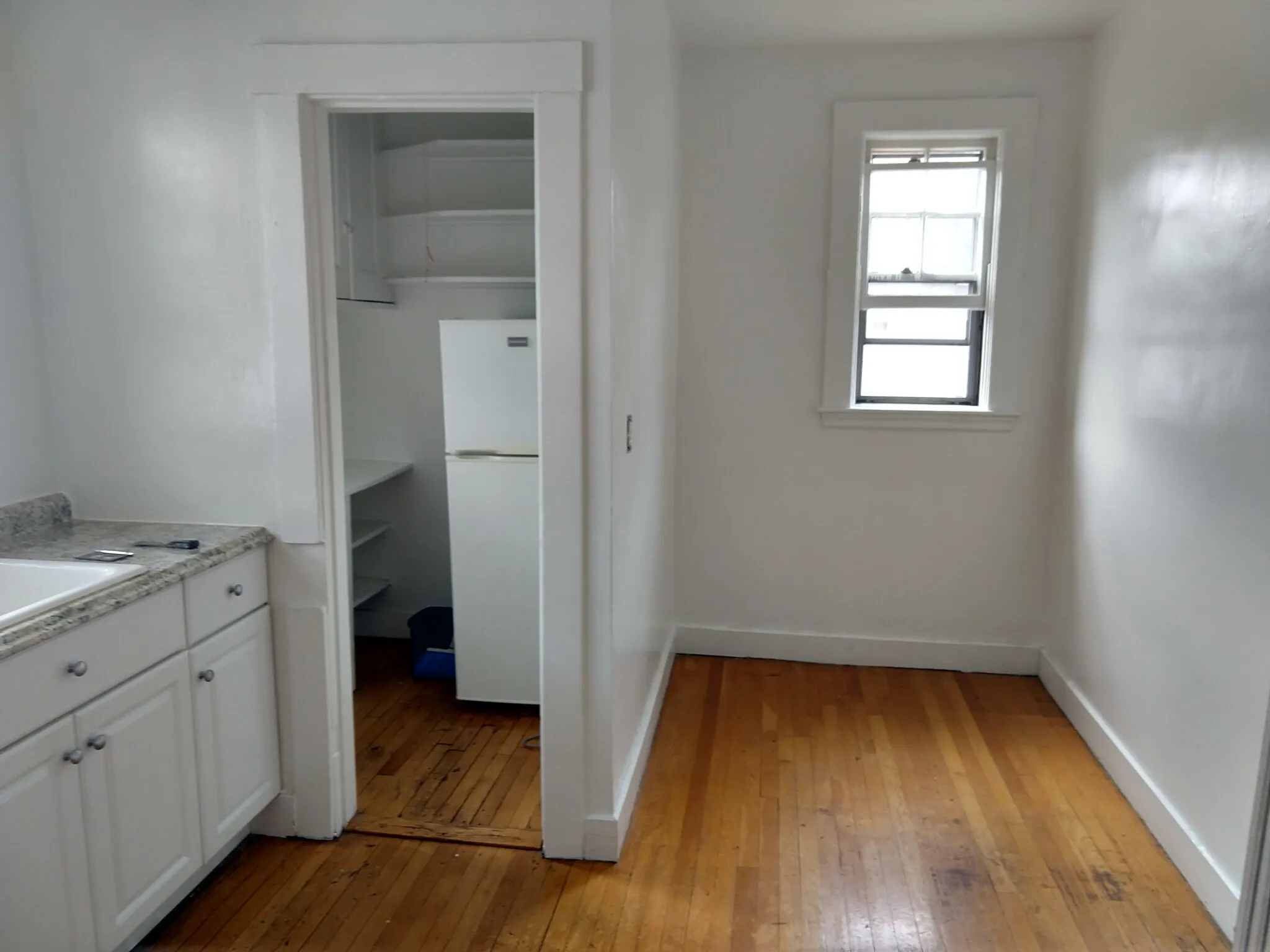 1 bed, 1 bath apartment for rent at 168 Norfolk St Unit 6, The Port — photo 2 of 8