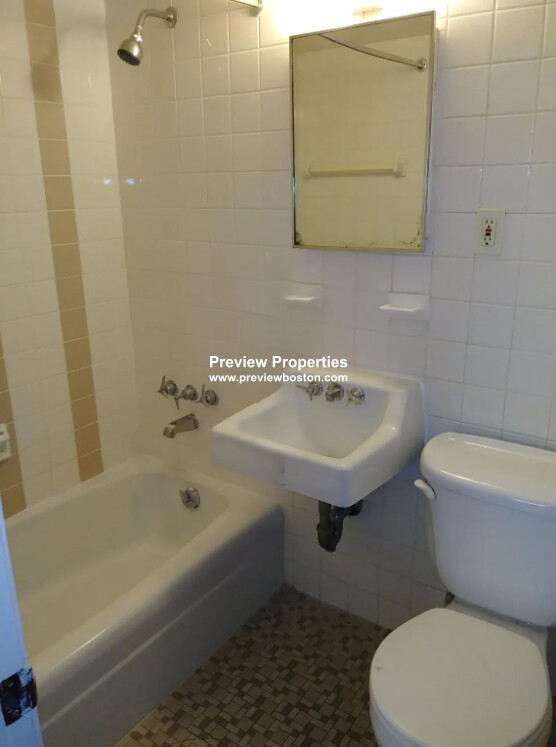 1 bed, 1 bath apartment for rent at 168 North Beacon St Unit 2M, Brighton — photo 4 of 8