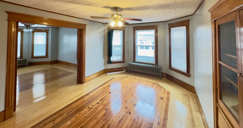 3 bed, 1 bath apartment for rent at 168 Oak St Unit 2, Gardner — photo 1 of 12