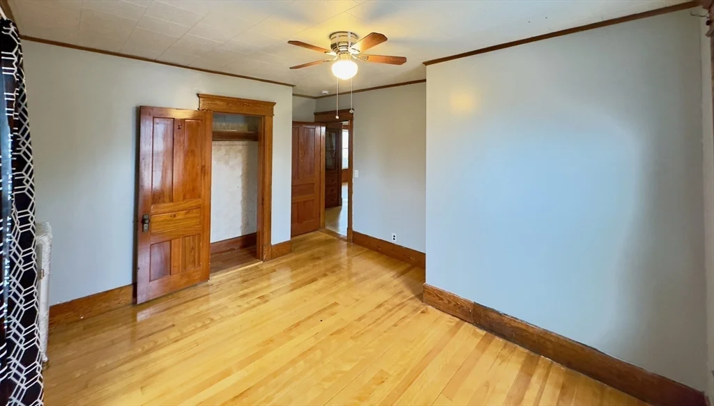 3 bed, 1 bath apartment for rent at 168 Oak St Unit 2, Gardner — photo 4 of 12