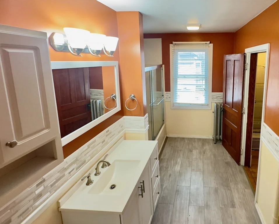 3 bed, 1 bath apartment for rent at 168 Oak St Unit 2, Gardner — photo 9 of 12