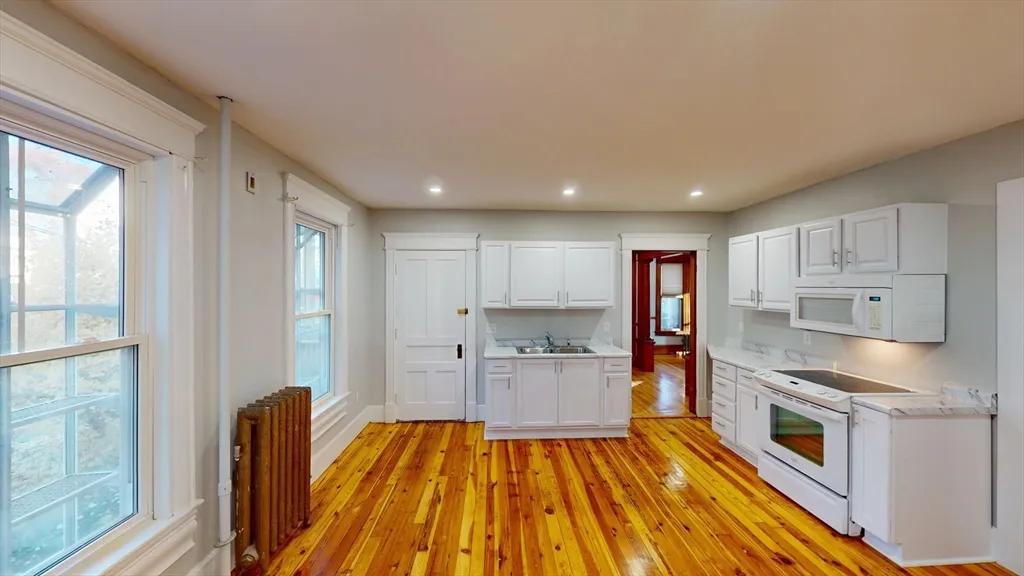 2 bed, 1 bath apartment for rent at 168 Oak Unit 1, Gardner — photo 8 of 25