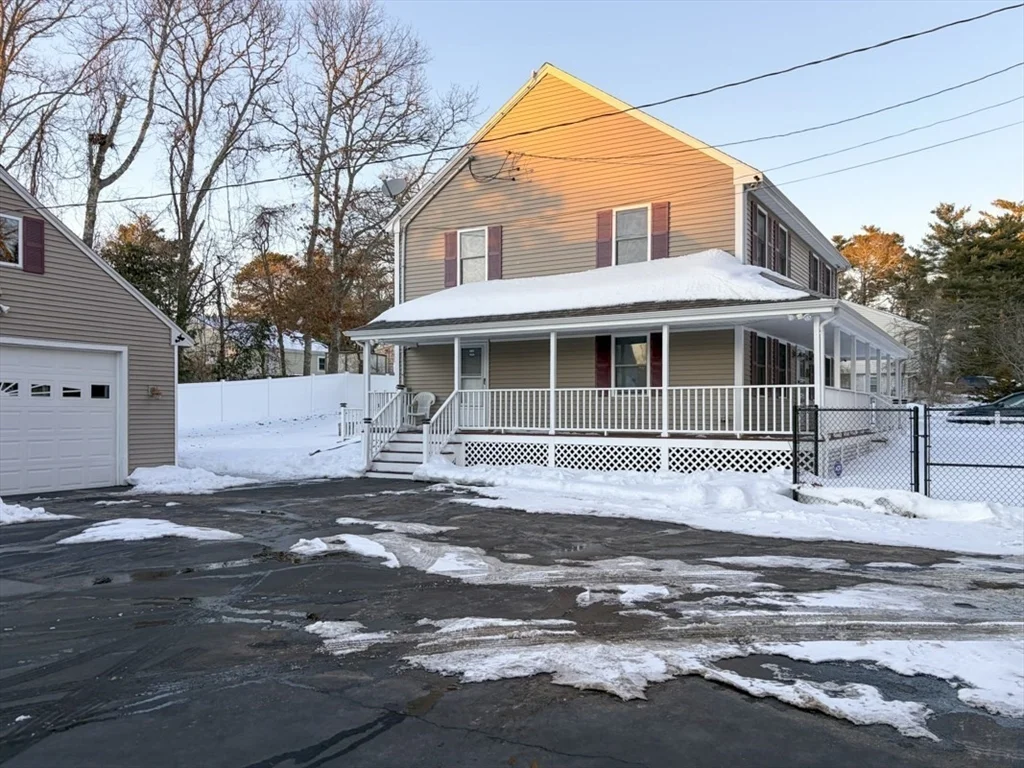 3 bed, 2 bath apartment for rent at 168 Park Ave, Wareham — photo 2 of 21