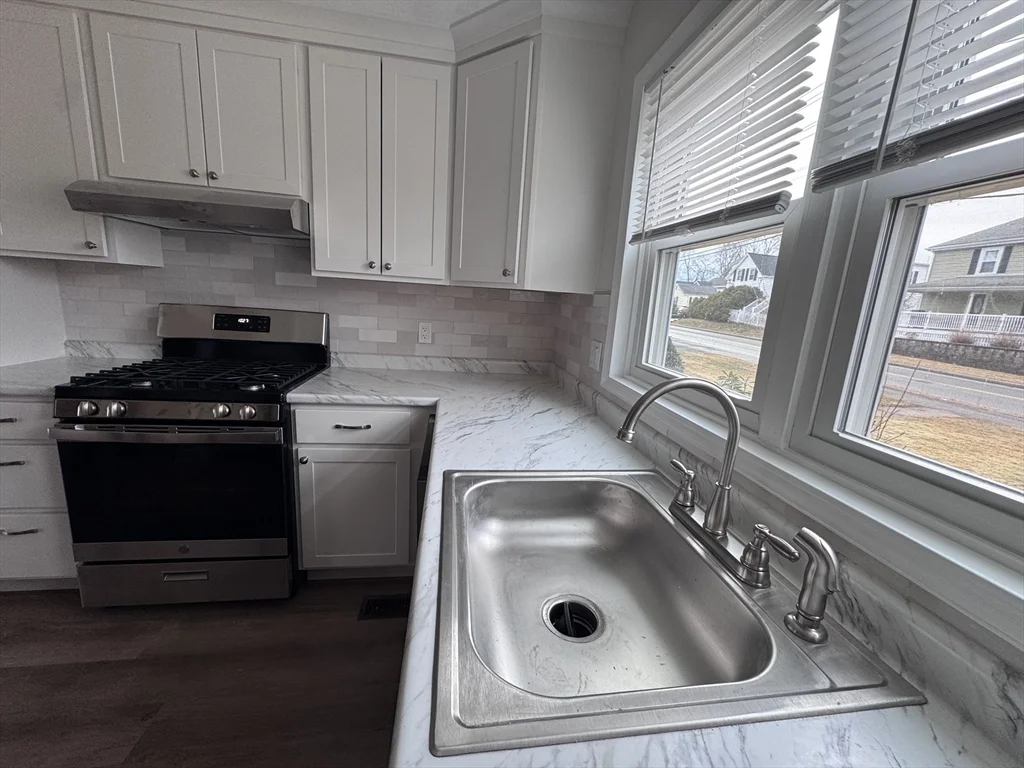 2 bed, 1 bath apartment for rent at 168 Pine St Unit 2, Danvers — photo 5 of 21