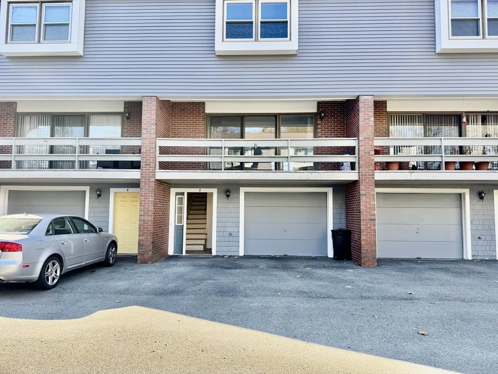 2 bed, 1 bath apartment for rent at 168 Pine St Unit 2, Danvers — photo 2 of 21
