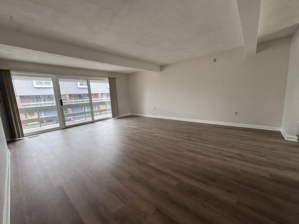2 bed, 1 bath apartment for rent at 168 Pine St Unit 2, Danvers — photo 8 of 21